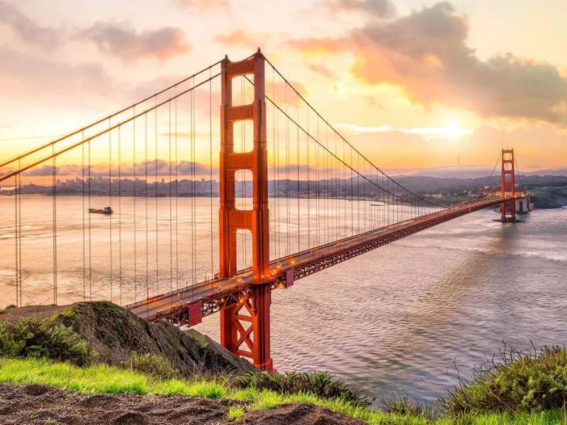 kham pha cau cong vang ky quan kien truc giua bien troi san francisco