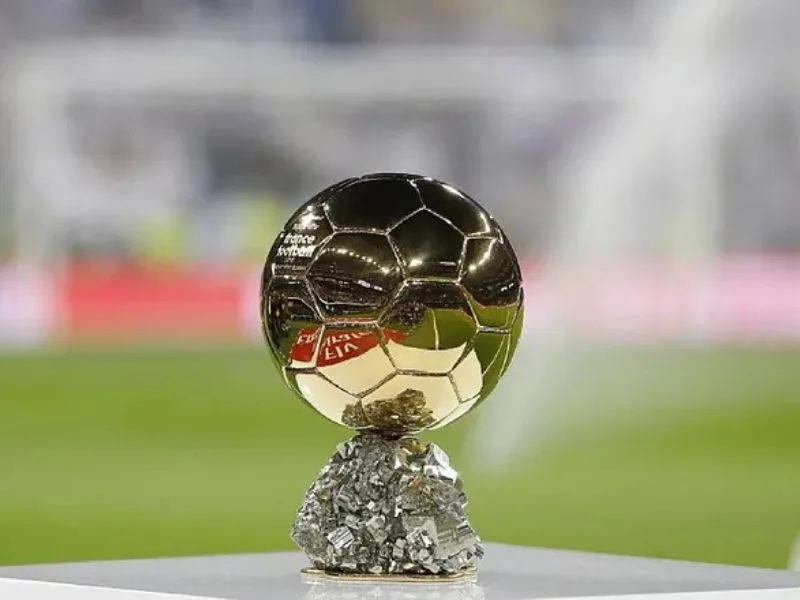 qua bong vang fifa la gi lich su va nhung huyen thoai bong da