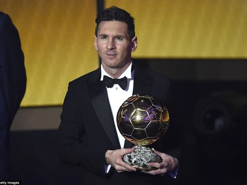 qua bong vang fifa la gi lich su va nhung huyen thoai bong da